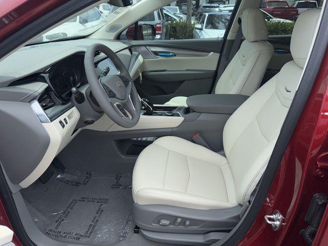 new 2025 Cadillac XT5 car, priced at $53,614