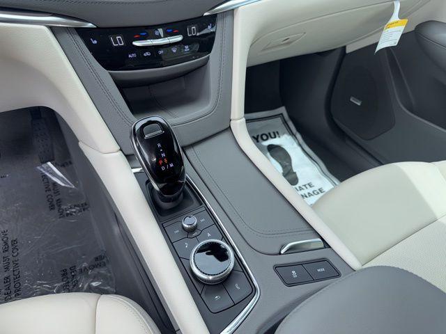 new 2025 Cadillac XT5 car, priced at $53,614