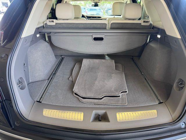 used 2022 Cadillac XT5 car, priced at $32,215