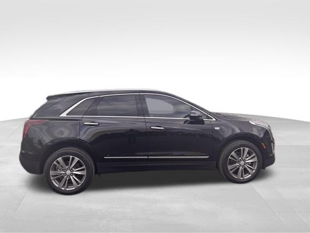 new 2025 Cadillac XT5 car, priced at $54,060