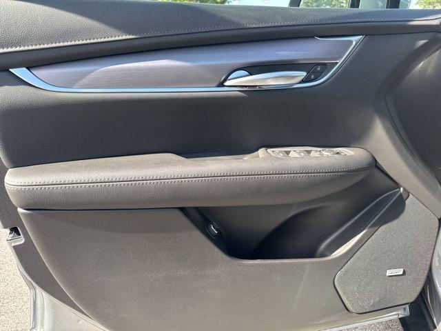 new 2025 Cadillac XT5 car, priced at $46,089