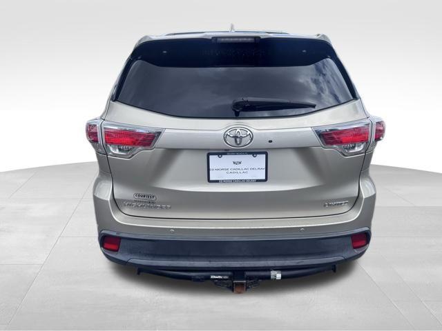 used 2016 Toyota Highlander car, priced at $18,295