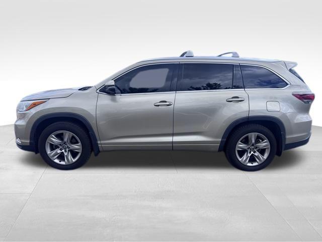 used 2016 Toyota Highlander car, priced at $18,295