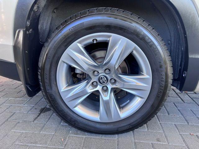 used 2016 Toyota Highlander car, priced at $16,995