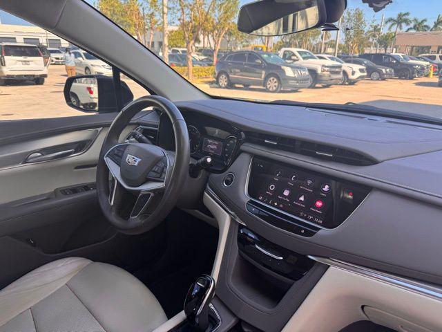 used 2022 Cadillac XT5 car, priced at $27,995