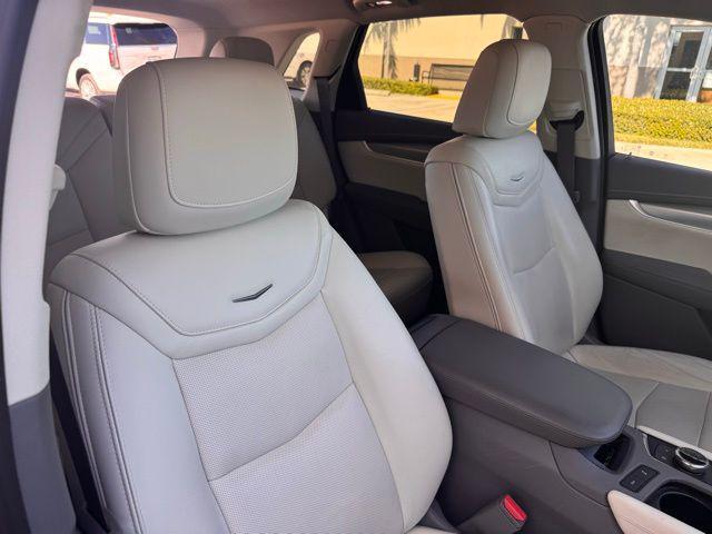 used 2022 Cadillac XT5 car, priced at $27,995