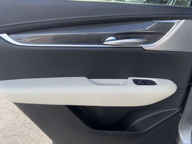 new 2025 Cadillac XT5 car, priced at $58,989