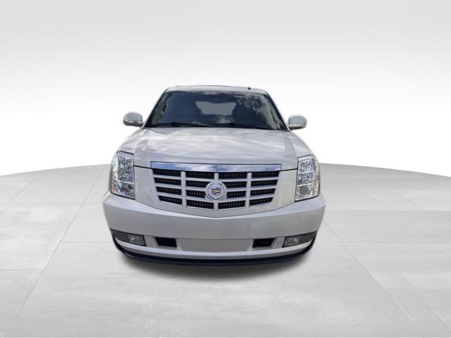 used 2013 Cadillac Escalade ESV car, priced at $18,999