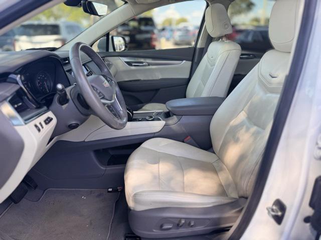 used 2022 Cadillac XT5 car, priced at $32,999