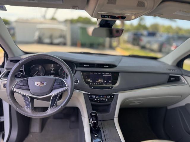 used 2022 Cadillac XT5 car, priced at $32,999