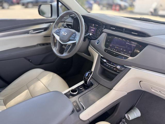 used 2022 Cadillac XT5 car, priced at $32,999