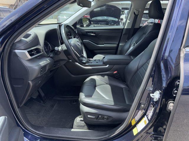 used 2022 Toyota Highlander car, priced at $24,998