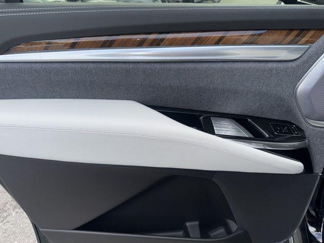 new 2025 Cadillac Escalade ESV car, priced at $125,894