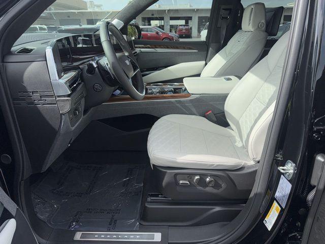 new 2025 Cadillac Escalade ESV car, priced at $125,894