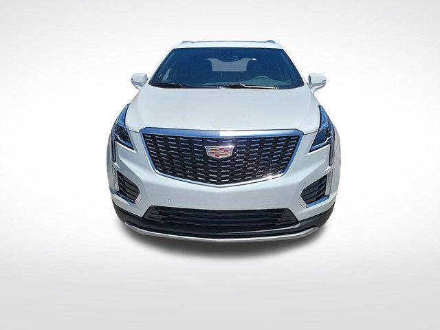 new 2025 Cadillac XT5 car, priced at $53,215