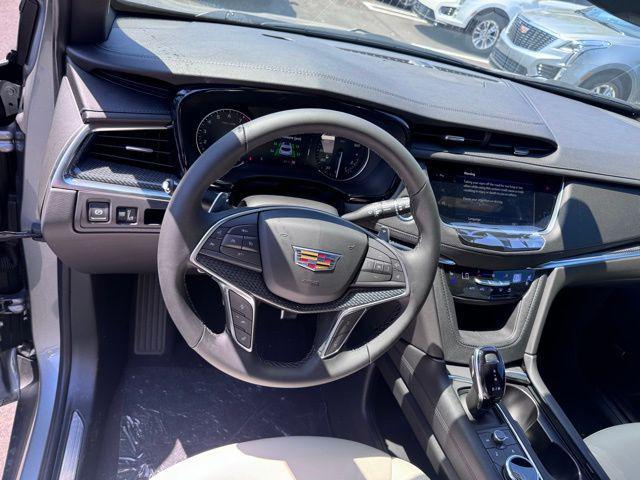 new 2025 Cadillac XT5 car, priced at $60,089