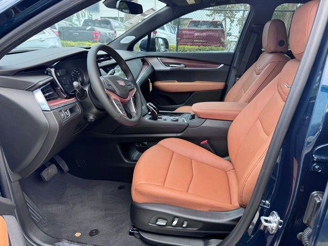 new 2025 Cadillac XT5 car, priced at $53,815