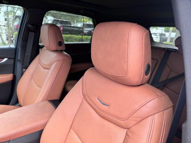 new 2025 Cadillac XT5 car, priced at $53,815