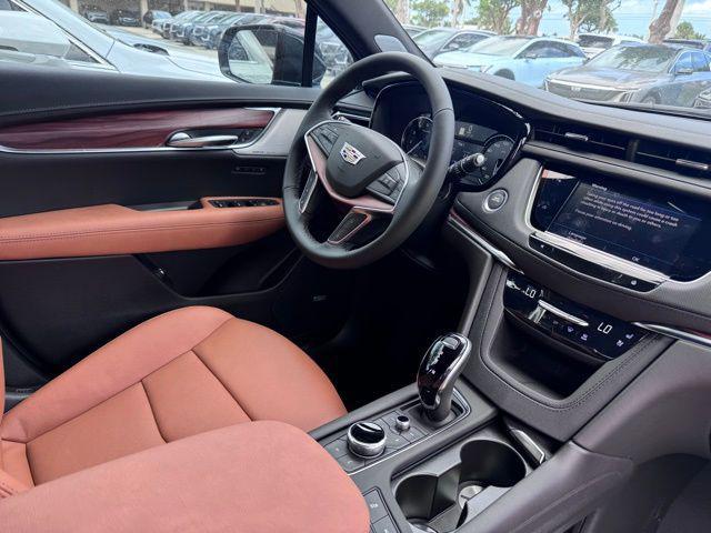 new 2025 Cadillac XT5 car, priced at $53,815