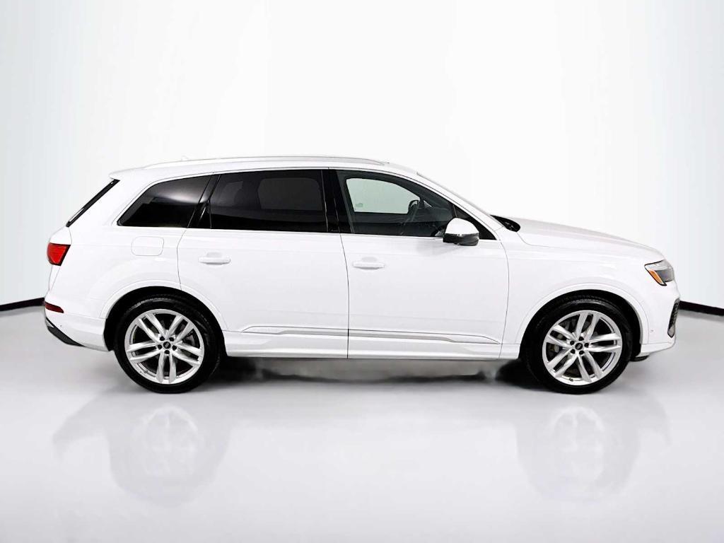 used 2025 Audi Q7 car, priced at $60,300