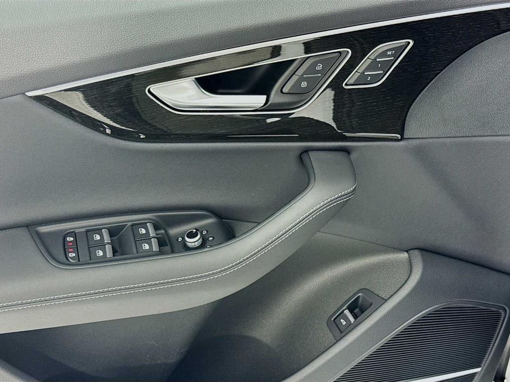 used 2025 Audi Q7 car, priced at $60,300
