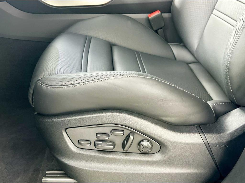 new 2025 Porsche Cayenne car, priced at $188,395