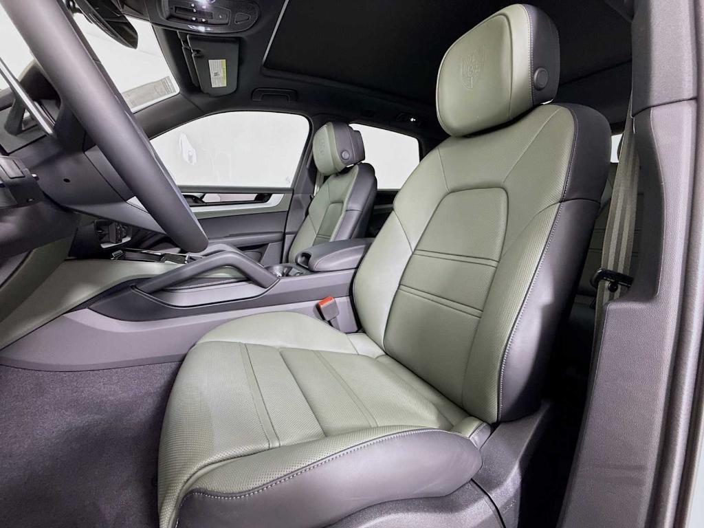 new 2025 Porsche Cayenne car, priced at $106,155