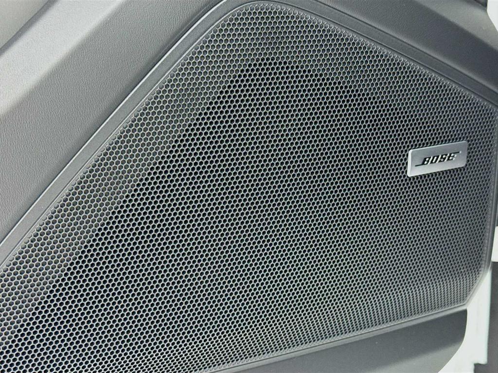 new 2025 Porsche Cayenne car, priced at $106,155