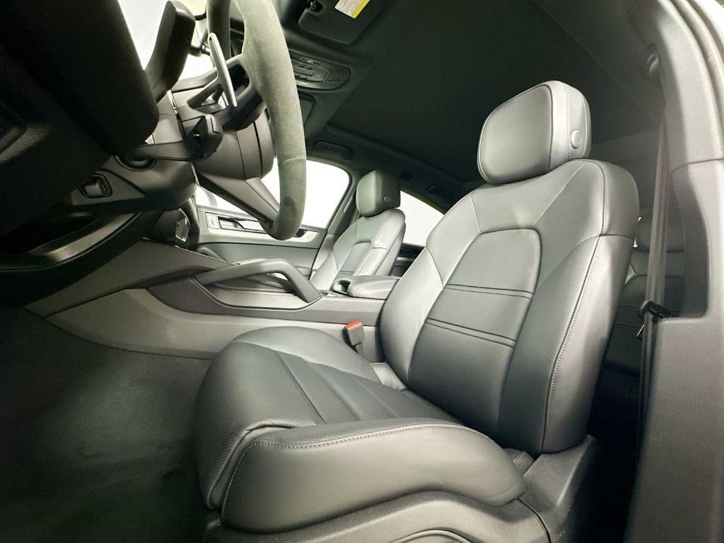 new 2025 Porsche Cayenne car, priced at $112,065