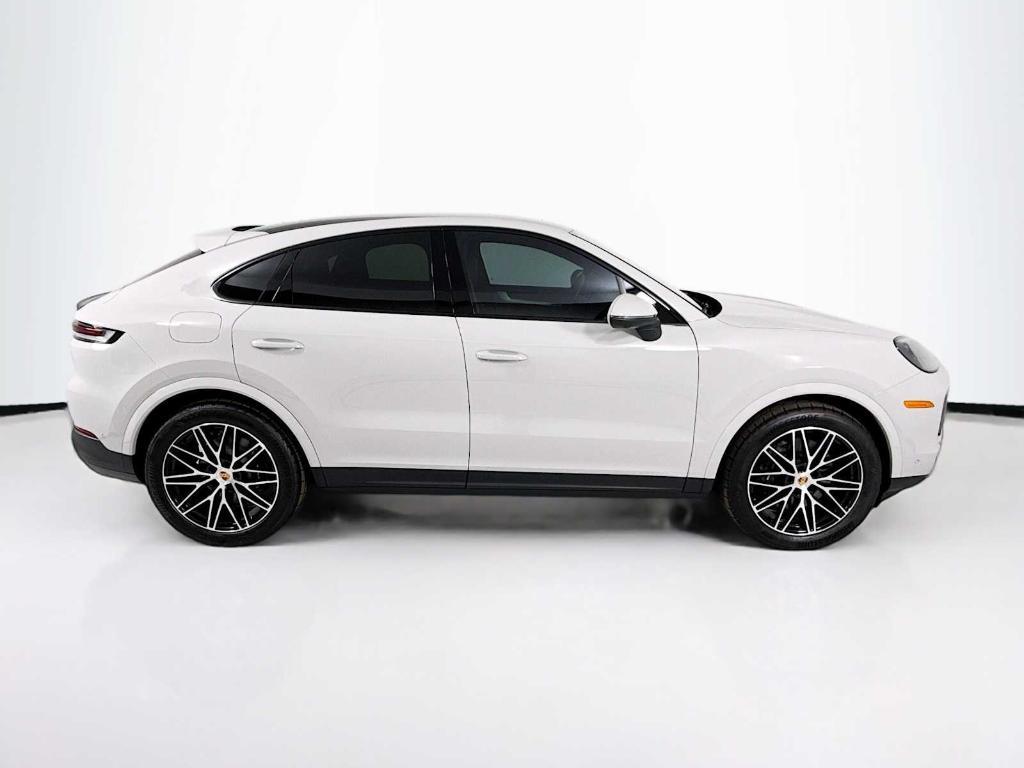 new 2025 Porsche Cayenne car, priced at $112,405
