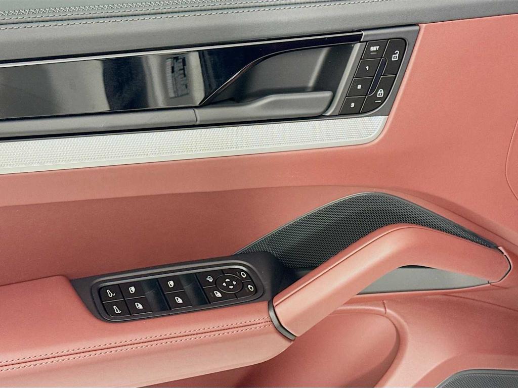 new 2025 Porsche Cayenne car, priced at $112,405