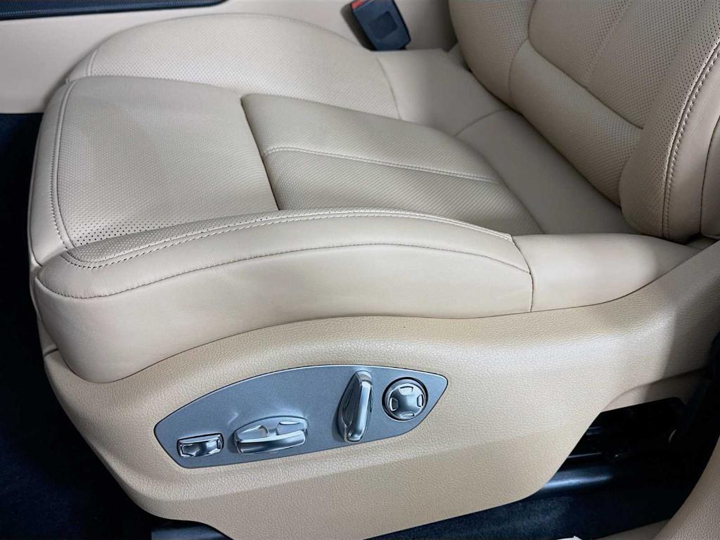 new 2025 Porsche Macan car, priced at $91,975