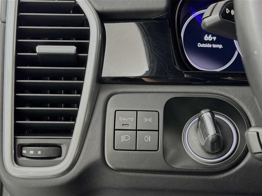 used 2022 Porsche Cayenne car, priced at $134,900