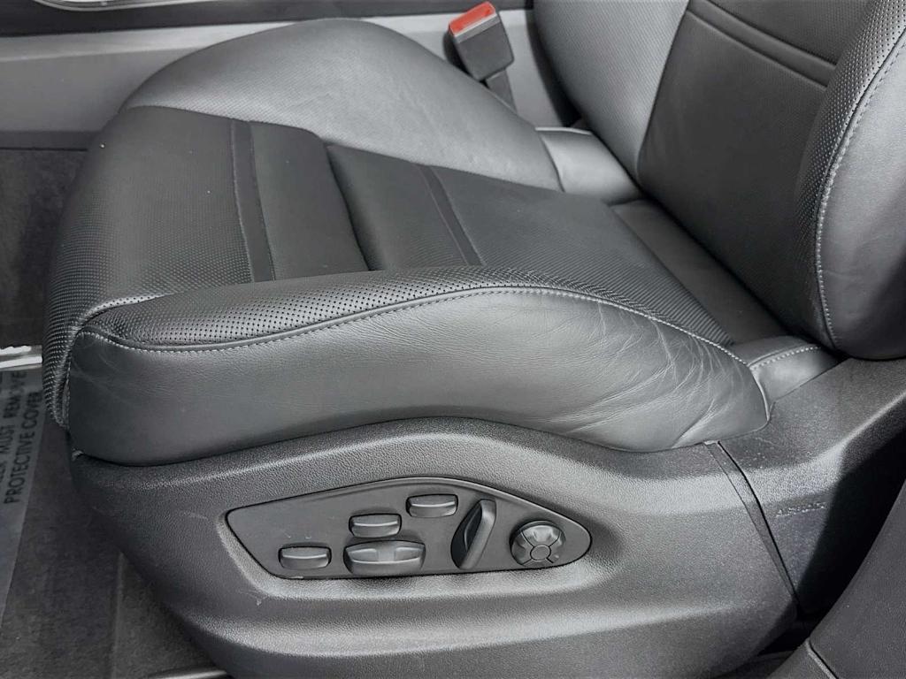 used 2022 Porsche Cayenne car, priced at $134,900