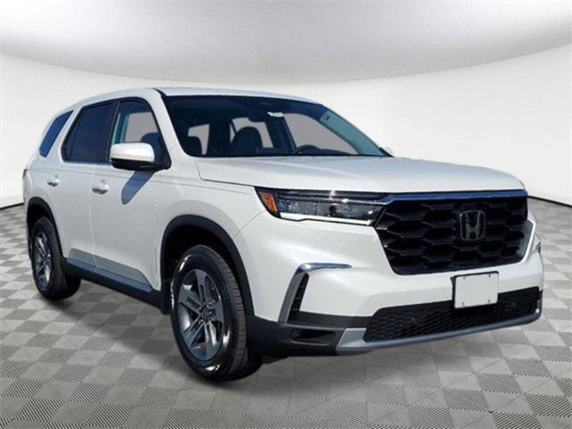 new 2025 Honda Pilot car, priced at $41,931