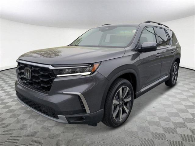 new 2025 Honda Pilot car, priced at $44,621