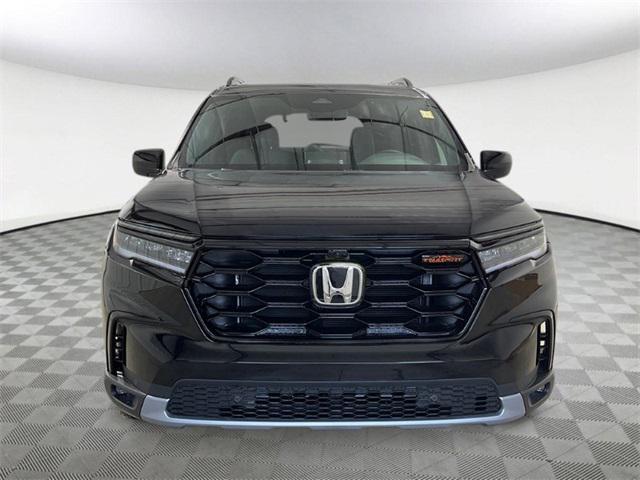 new 2025 Honda Pilot car, priced at $48,135
