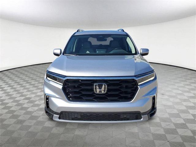new 2025 Honda Pilot car, priced at $45,532
