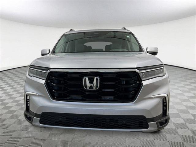new 2025 Honda Pilot car, priced at $49,543
