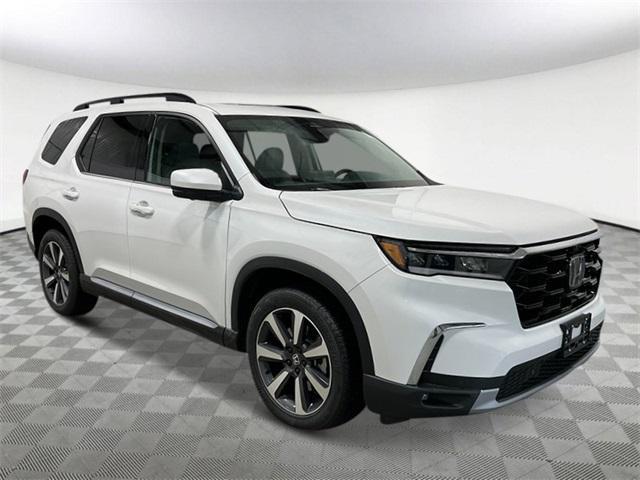 new 2025 Honda Pilot car, priced at $49,970
