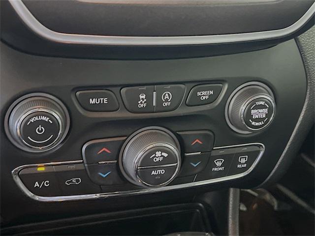 used 2021 Jeep Cherokee car, priced at $22,469