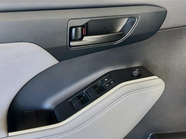 used 2022 Toyota Highlander car, priced at $28,691