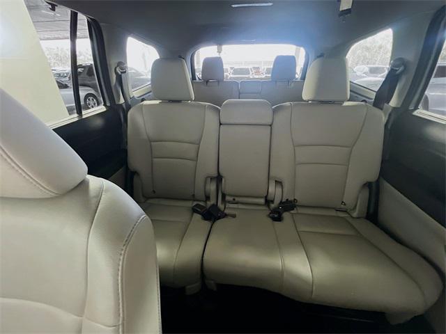 used 2022 Honda Pilot car, priced at $25,855