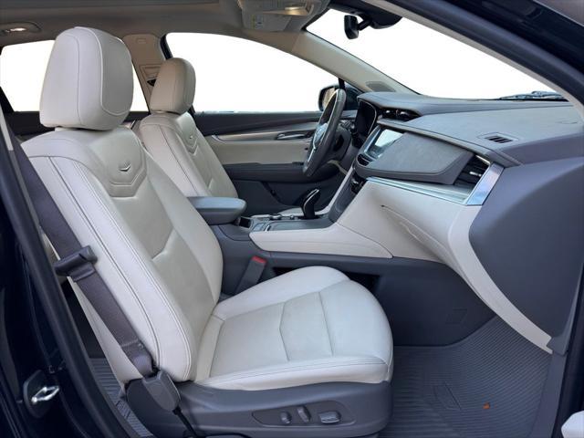 used 2022 Cadillac XT5 car, priced at $25,613