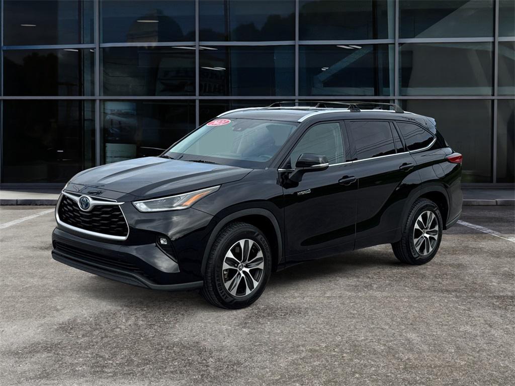 used 2021 Toyota Highlander Hybrid car, priced at $28,177