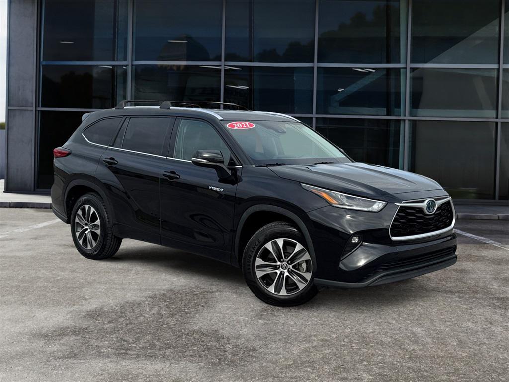 used 2021 Toyota Highlander Hybrid car, priced at $28,177