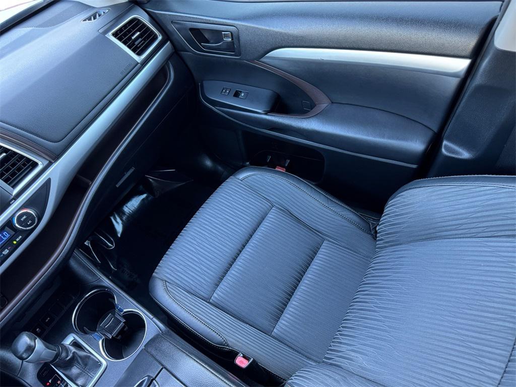 used 2019 Toyota Highlander car, priced at $24,493