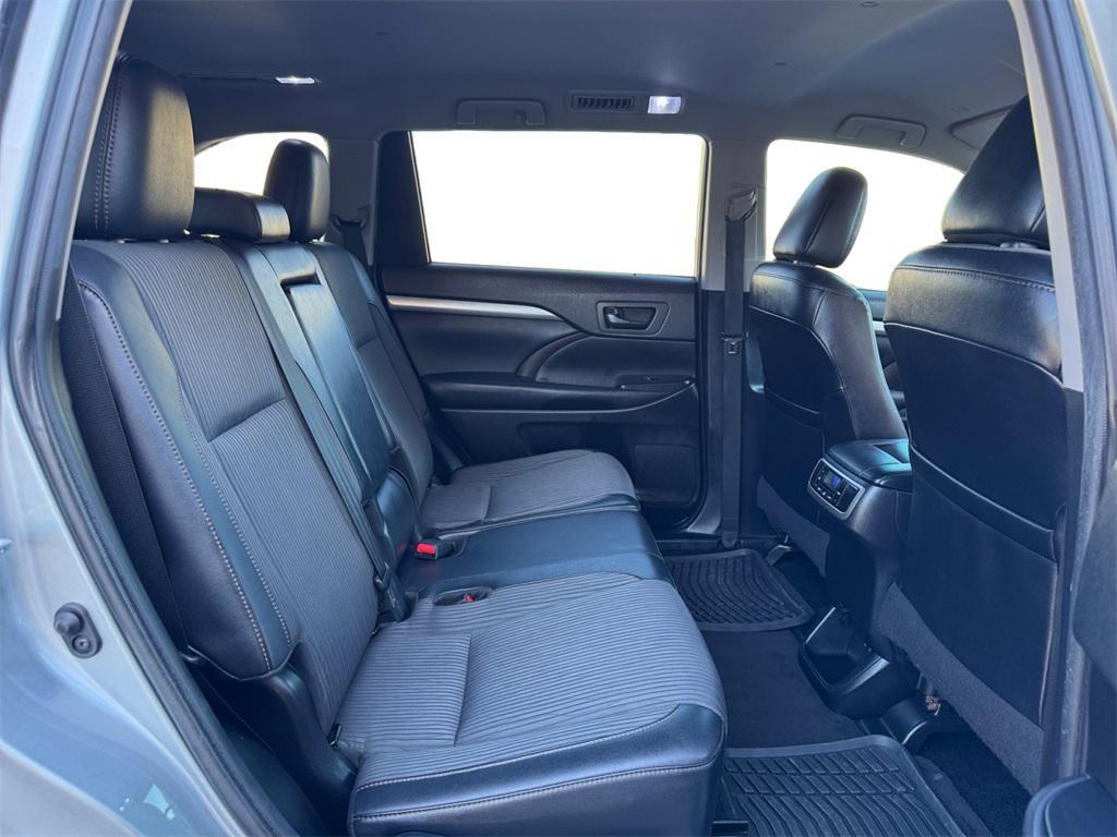 used 2019 Toyota Highlander car, priced at $24,493