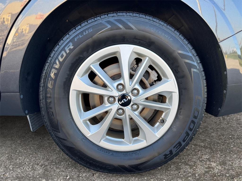 used 2022 Kia Carnival car, priced at $28,777
