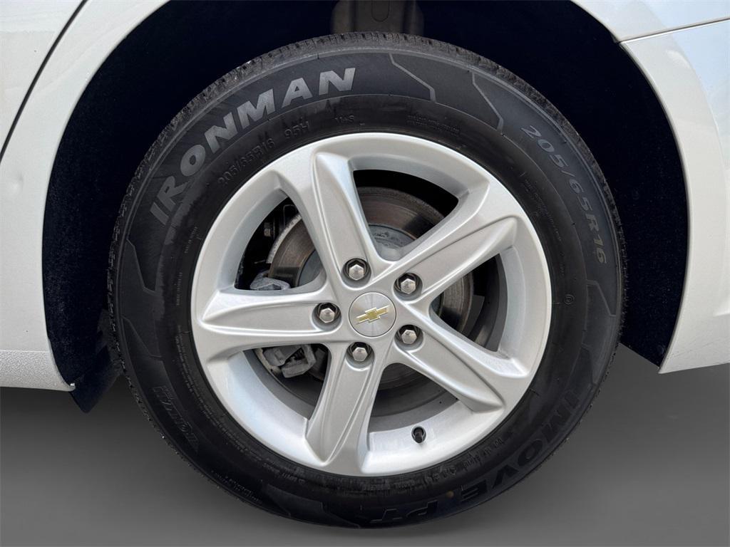 used 2020 Chevrolet Malibu car, priced at $14,623